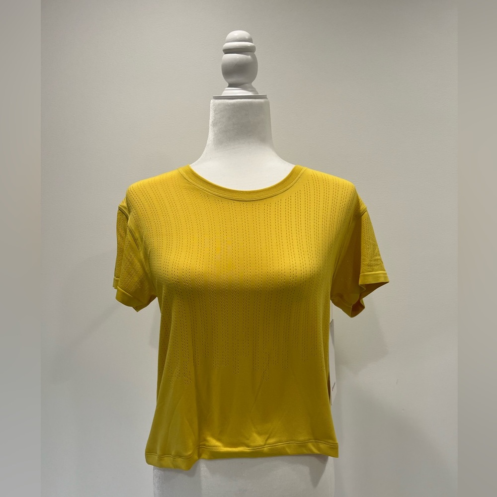 Lululemon NWT Women’s Train to Be Short Sleeve, Golden Yellow, Size Small